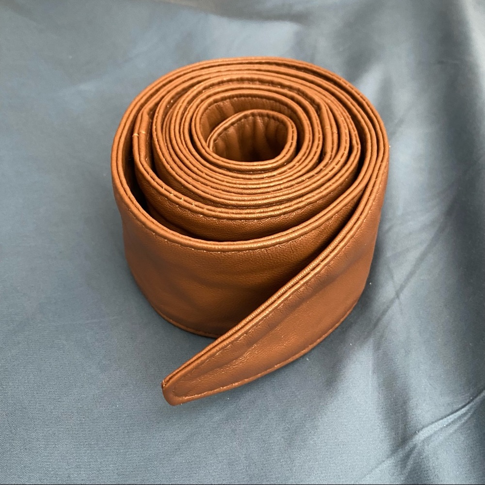 TRIBUNE STANDARD brown belt